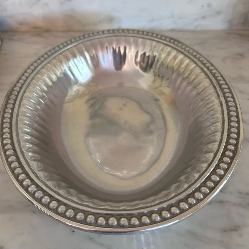 Wilton Armetale Flute and Pearls Oval Serving Bowl